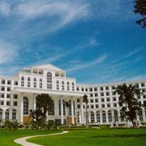 【小鹿訂制】羅浮山嘉寶田國際溫泉度假酒店(嘉寶田國際溫泉度假酒店，小隱三五日 酒店就坐落在羅浮山腳下 彷如一個巨大的天然氧吧 攜一顆寡欲清心 來此除去塵世紛擾的羈絆)